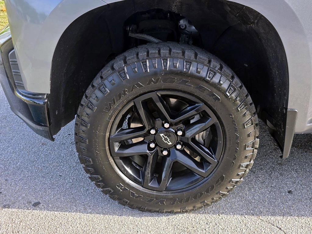 Used 2020 Chevrolet Silverado 1500 LT Trail Boss image 9