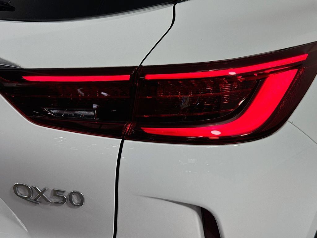 Certified 2023 INFINITI QX50 Luxe FWD image 37