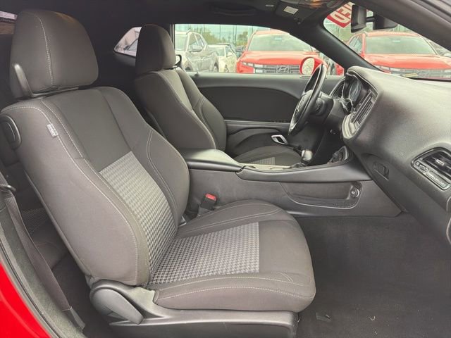 Used 2022 Dodge Challenger SXT image 28