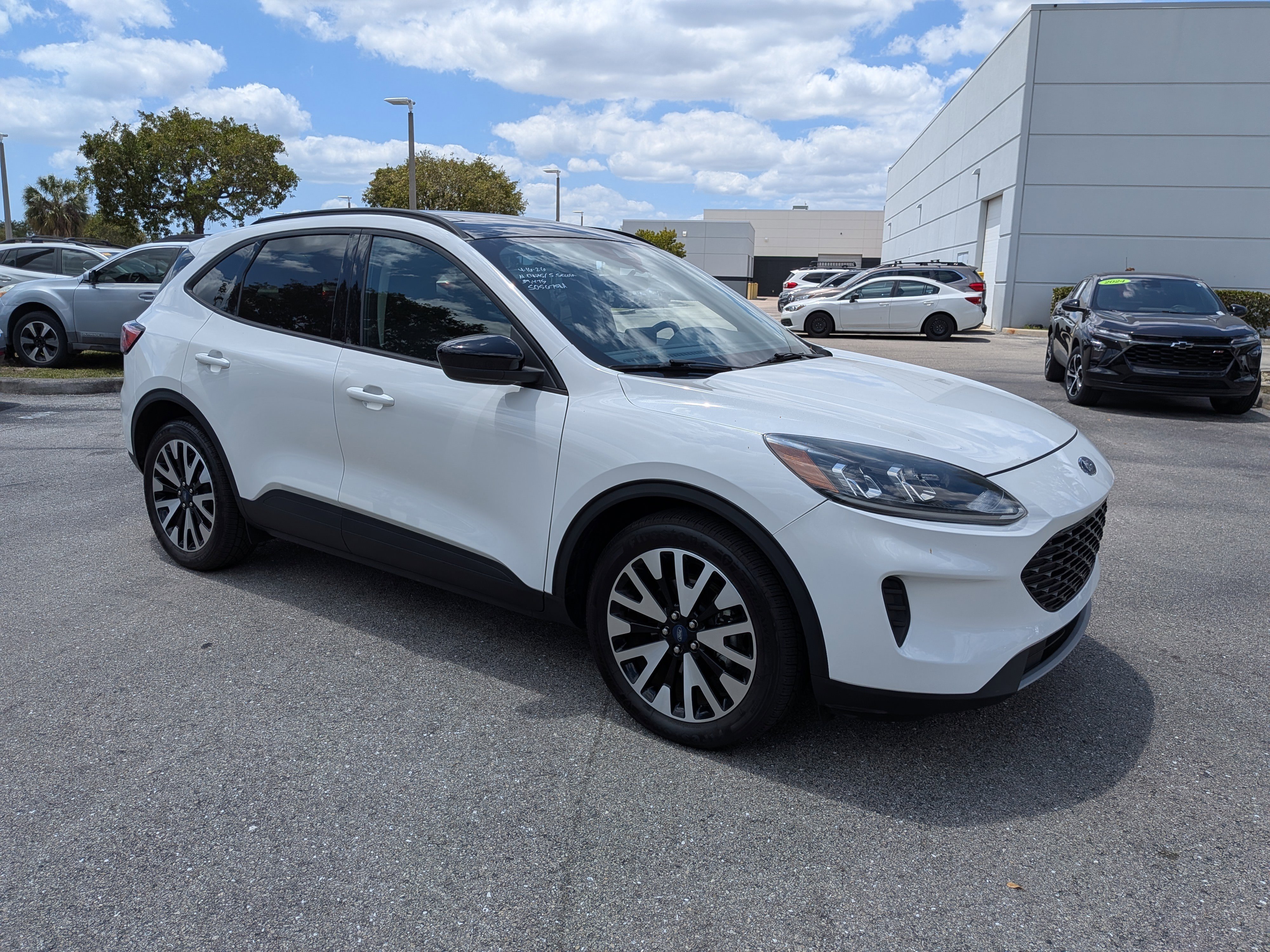 Used 2020 Ford Escape SE Sport image 2