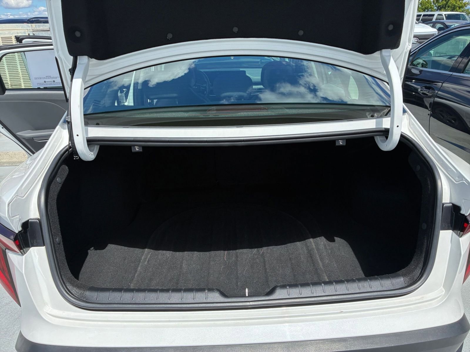 Used 2025 Kia K4 LXS FWD image 30