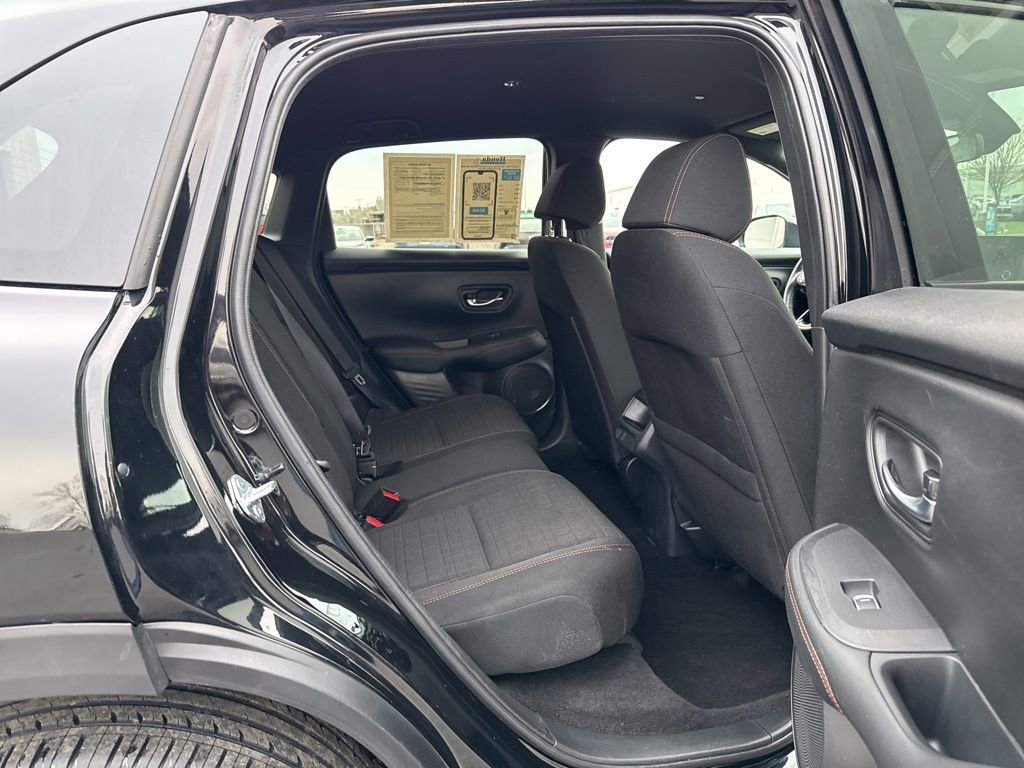 Used 2025 Honda HR-V Sport image 36