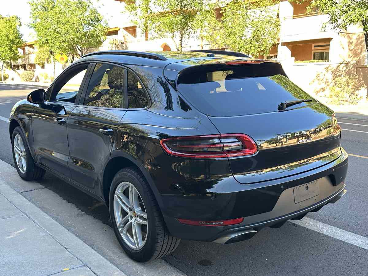 Used 2018 Porsche Macan AWD/4WD image 6