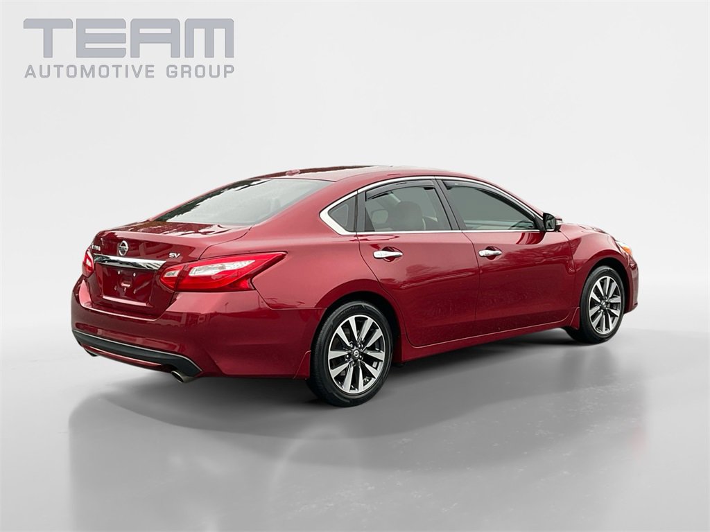Used 2017 Nissan Altima 2.5 SV w/ Convenience Package image 7