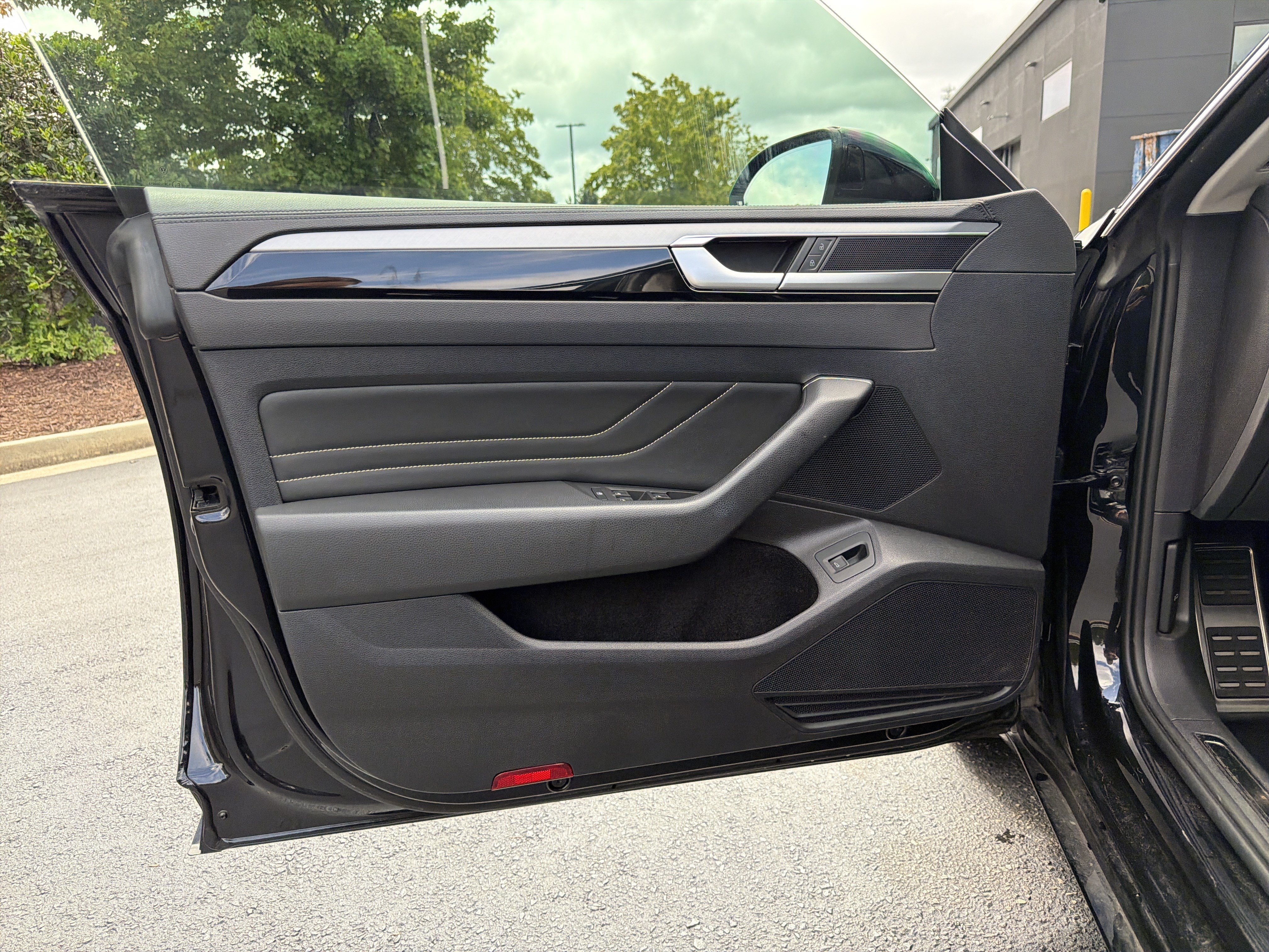 Used 2021 Volkswagen Arteon SE FWD image 19
