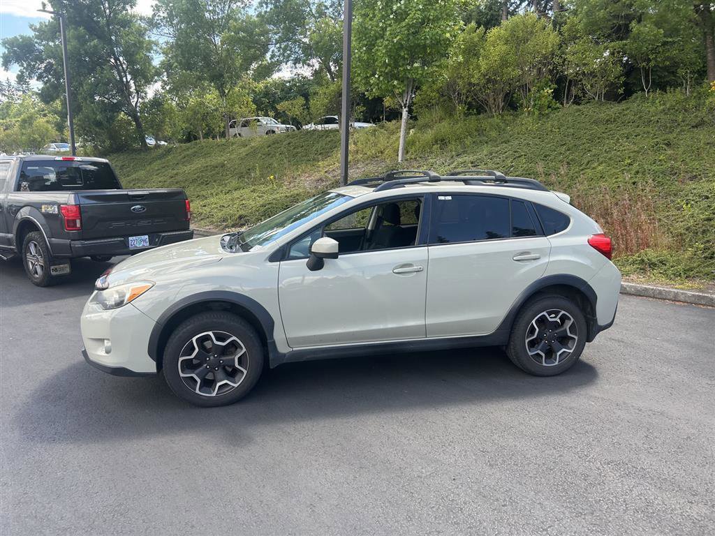 Used 2015 Subaru Crosstrek 2.0i Premium w/ Moonroof Package AWD/4WD image 2