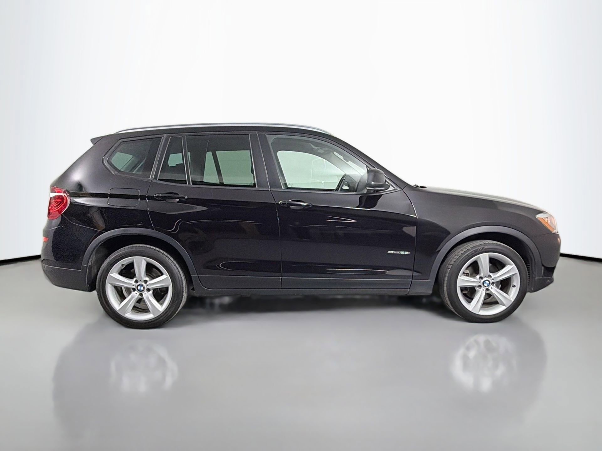 Used 2017 BMW X3 sDrive28i image 5