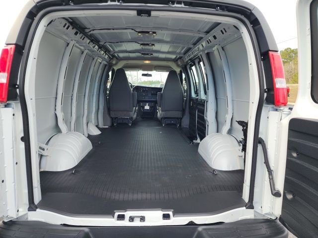 New 2025 Chevrolet Express 2500 w/ Driver Convenience Package image 9