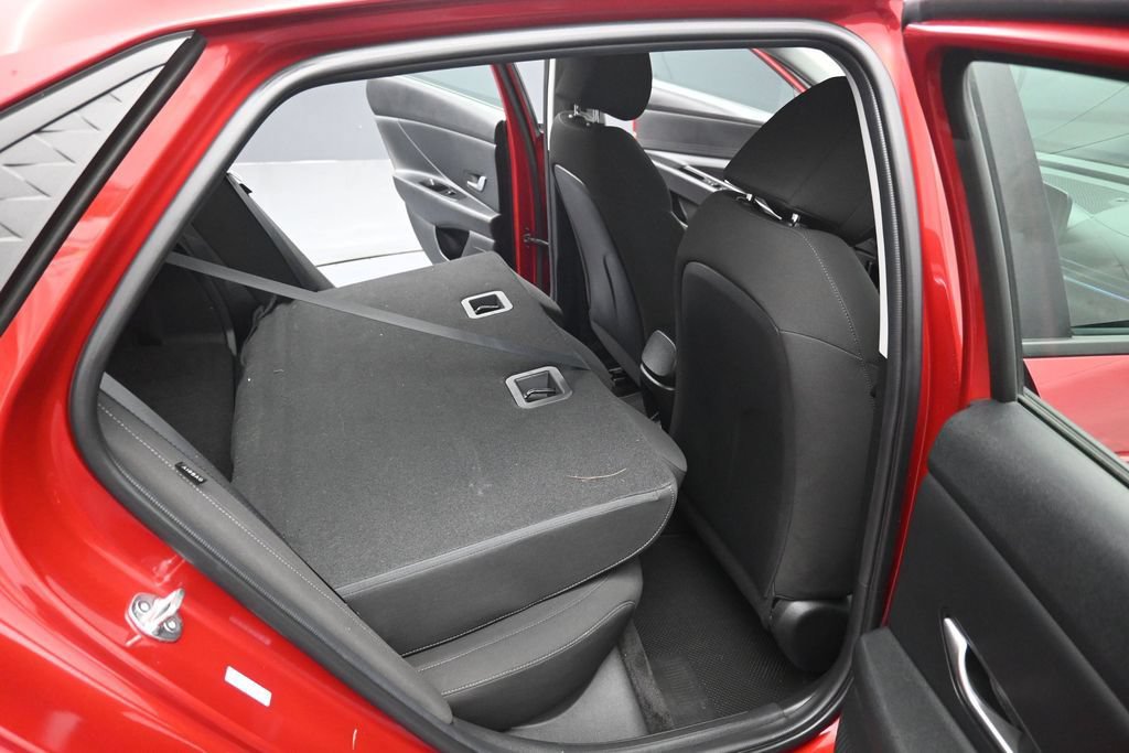 Used 2024 Hyundai Elantra SEL FWD image 30