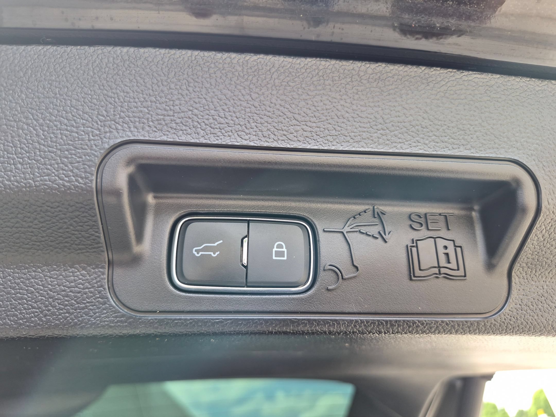 Used 2023 Ford Explorer ST w/ Equipment Group 401A AWD/4WD image 29