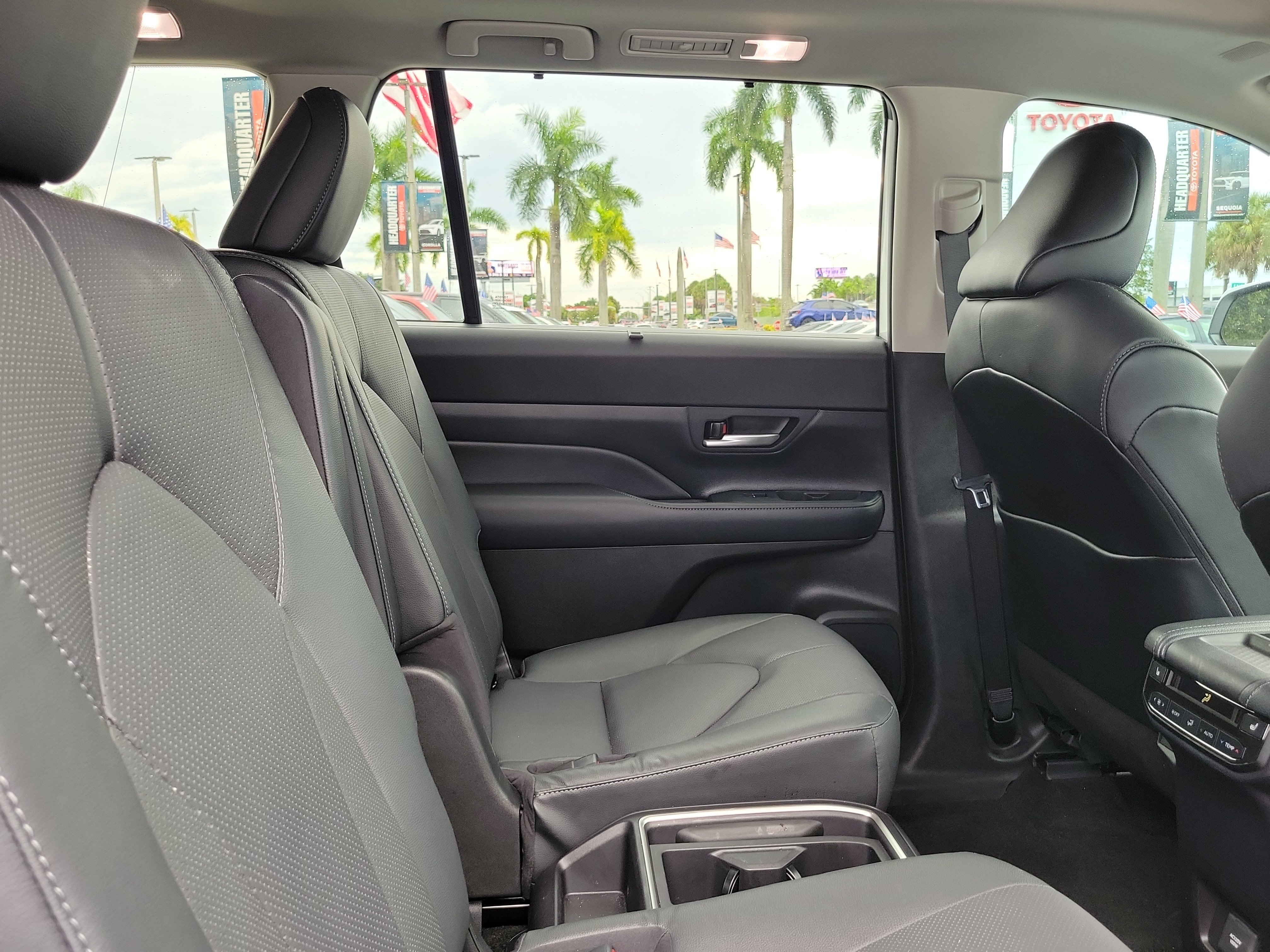 Used 2025 Toyota Grand Highlander FWD image 15
