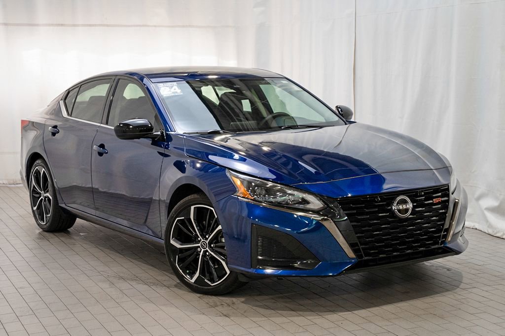 Certified 2024 Nissan Altima 2.5 SR image 1