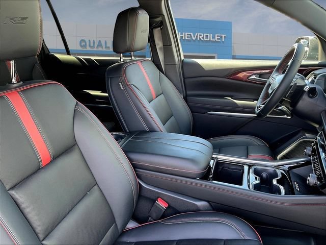 New 2027 Chevrolet Traverse RS w/ LPO, Floor Liner Package FWD image 14