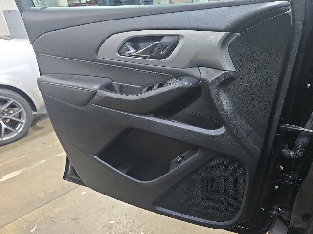 Used 2023 Chevrolet Traverse LT w/ Rear Camera Mirror Package AWD/4WD image 29