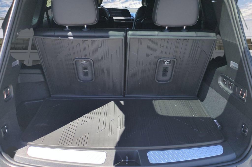 New 2026 Cadillac Vistiq Luxury w/ LPO, Floor Liner Package AWD/4WD image 14