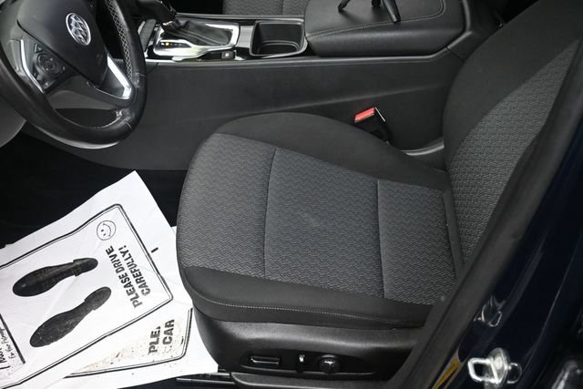 Used 2018 Buick Regal Preferred FWD image 12