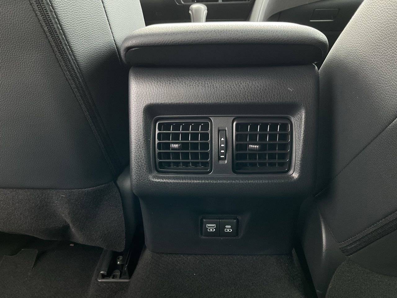 Used 2025 Toyota Camry SE image 18