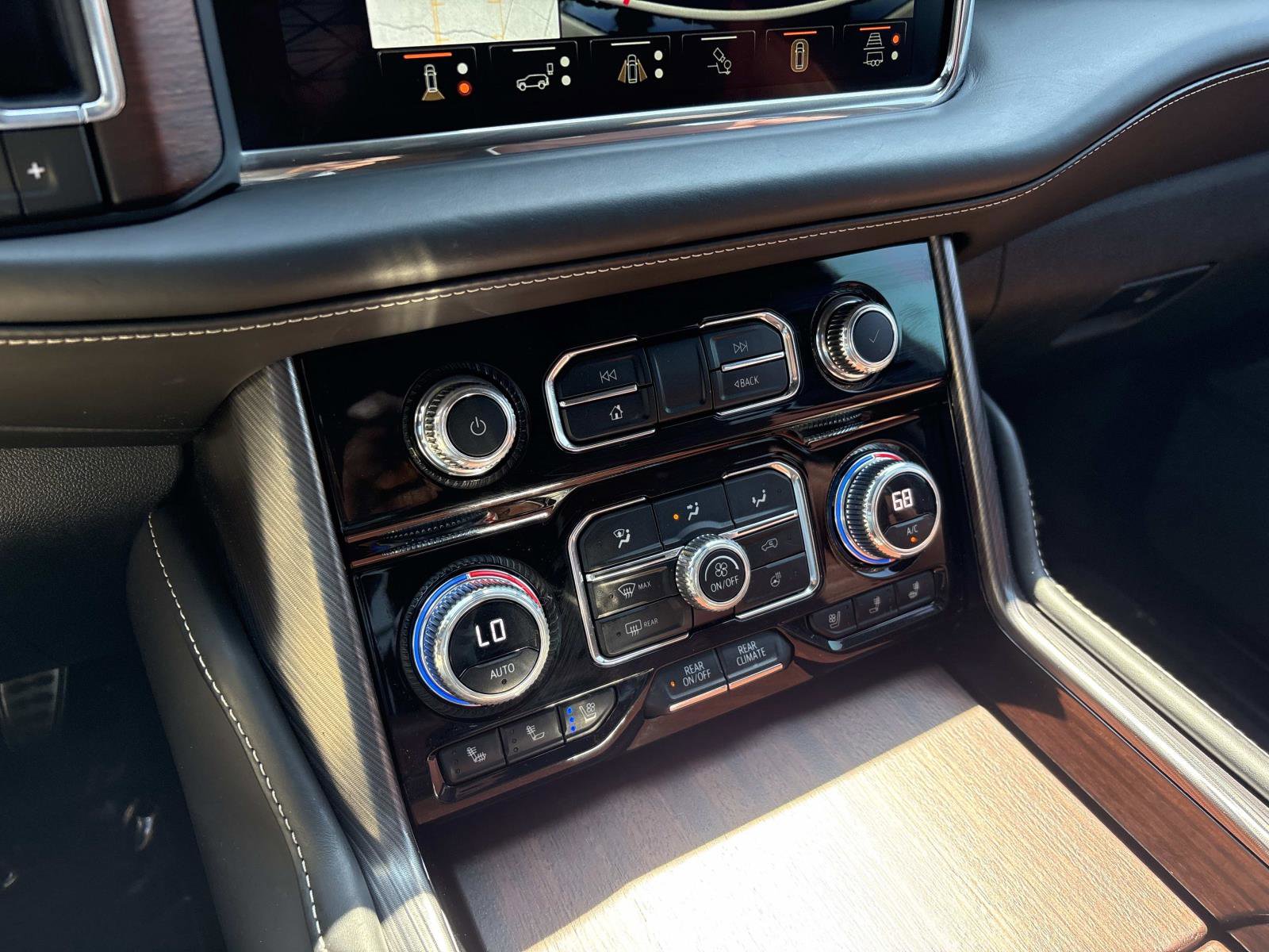 Certified 2023 GMC Yukon Denali Ultimate image 23