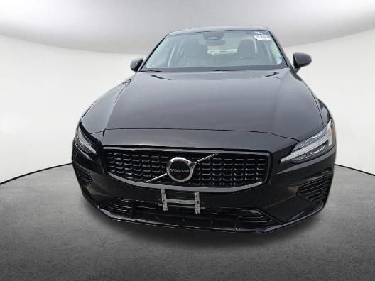Used 2023 Volvo S60 T8 Plus AWD/4WD image 2