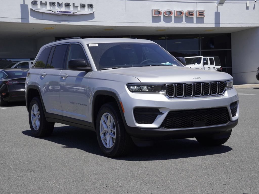 New 2026 Jeep Grand Cherokee Laredo RWD video 2