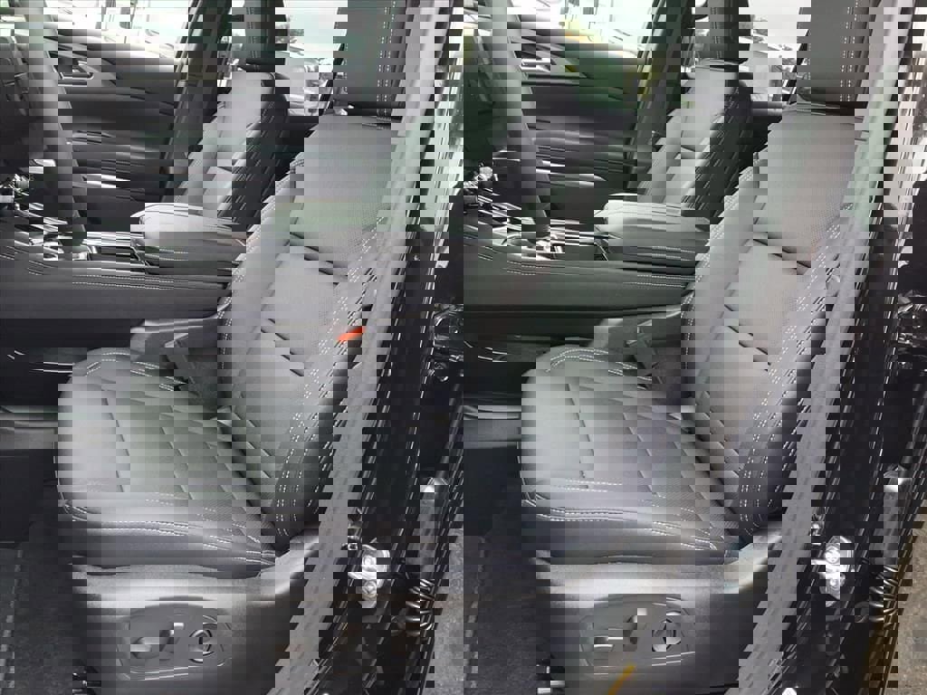 New 2026 Chevrolet Traverse LT w/ Driver Confidence Package image 10