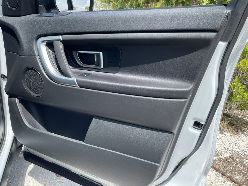 Used 2019 Land Rover Discovery Sport SE AWD/4WD image 23