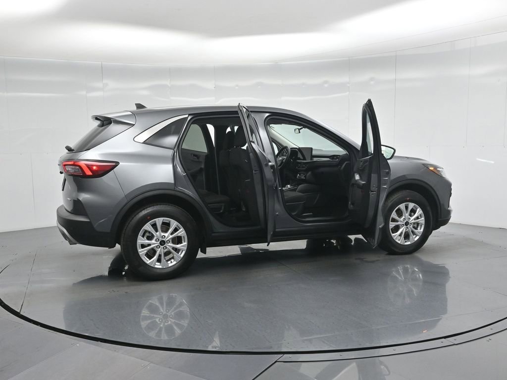 Certified 2024 Ford Escape Active w/ Tech Pack #1 image 5