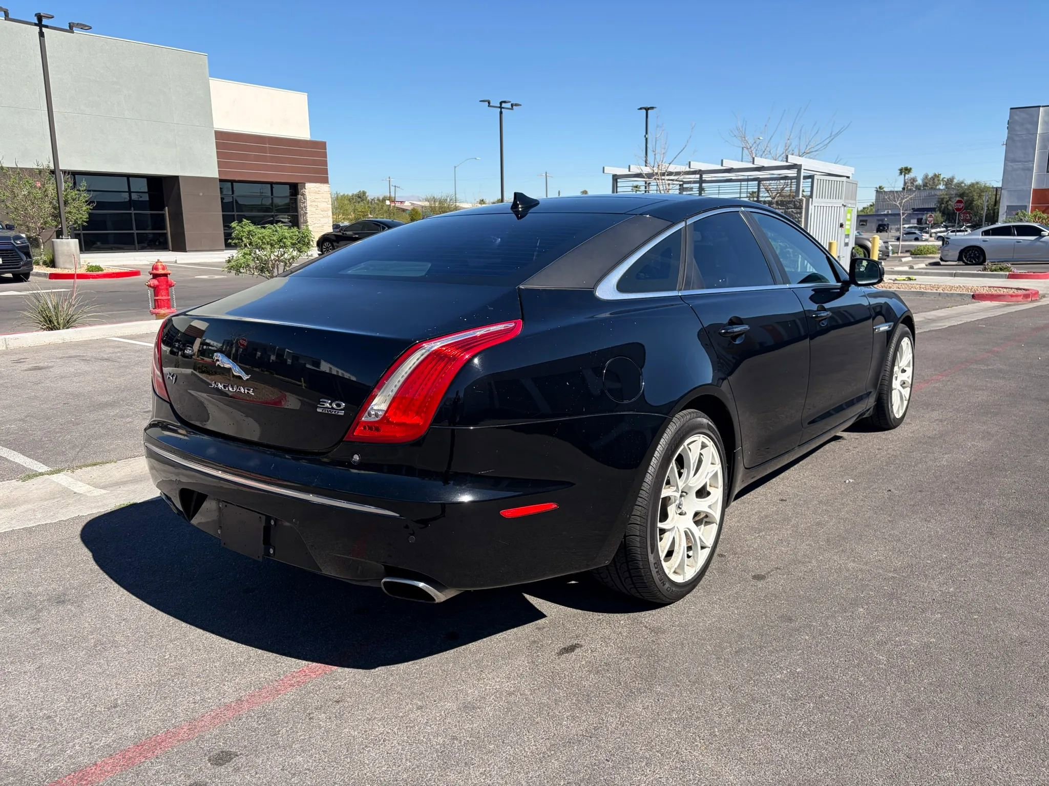 Used 2015 Jaguar XJ AWD image 5