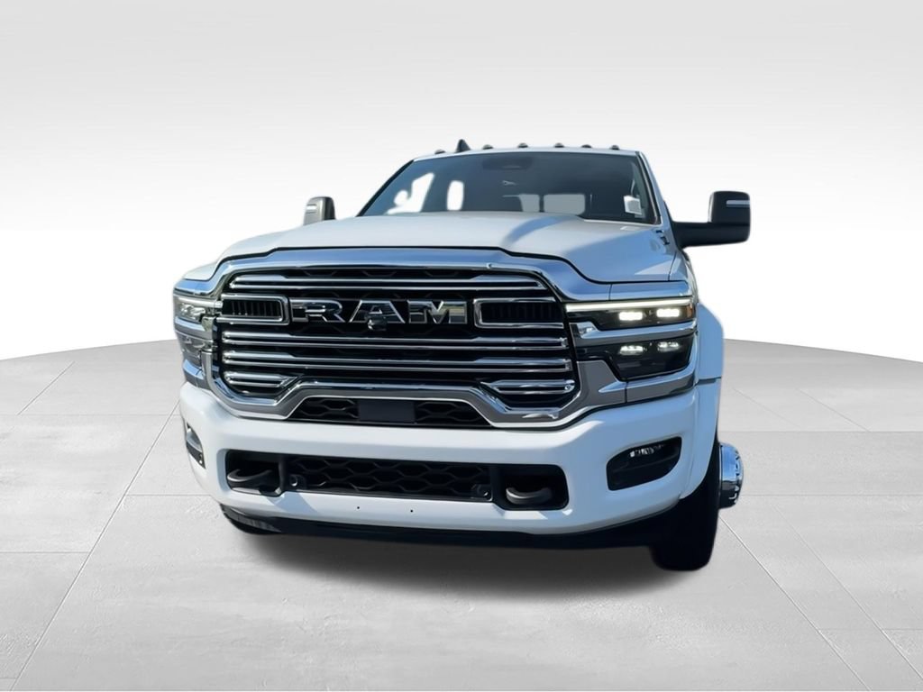 New 2026 RAM 4500 4x4 Crew Cab DRW w/ Laramie Trim Package image 3