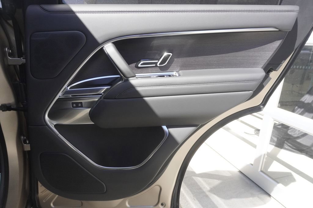 New 2026 Land Rover Range Rover SE image 25