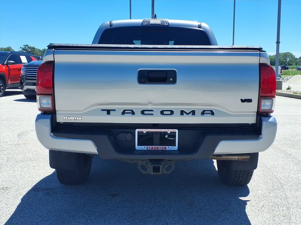 Used 2019 Toyota Tacoma TRD Sport AWD/4WD image 26