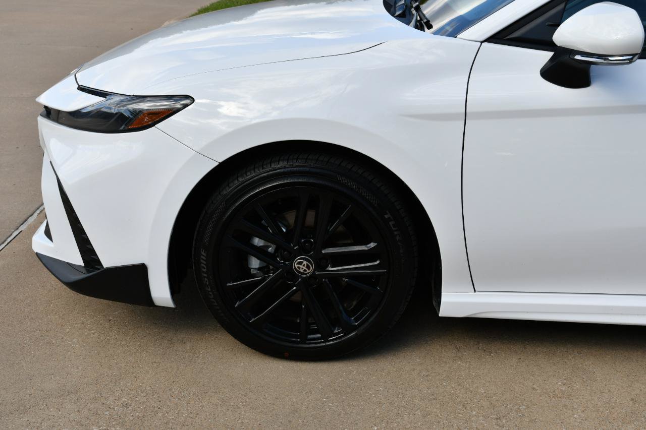 Used 2026 Toyota Camry SE FWD image 4