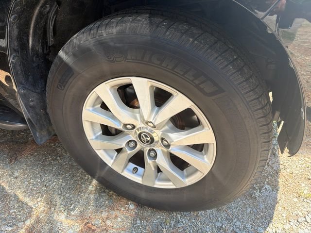 Used 2017 Toyota Land Cruiser AWD/4WD image 9