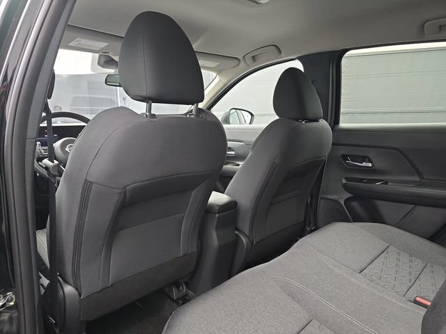 Used 2025 Nissan Kicks SV AWD/4WD image 34