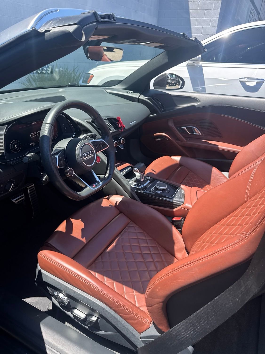 Used 2017 Audi R8 V10 w/ Carbon Exterior Package AWD/4WD image 2