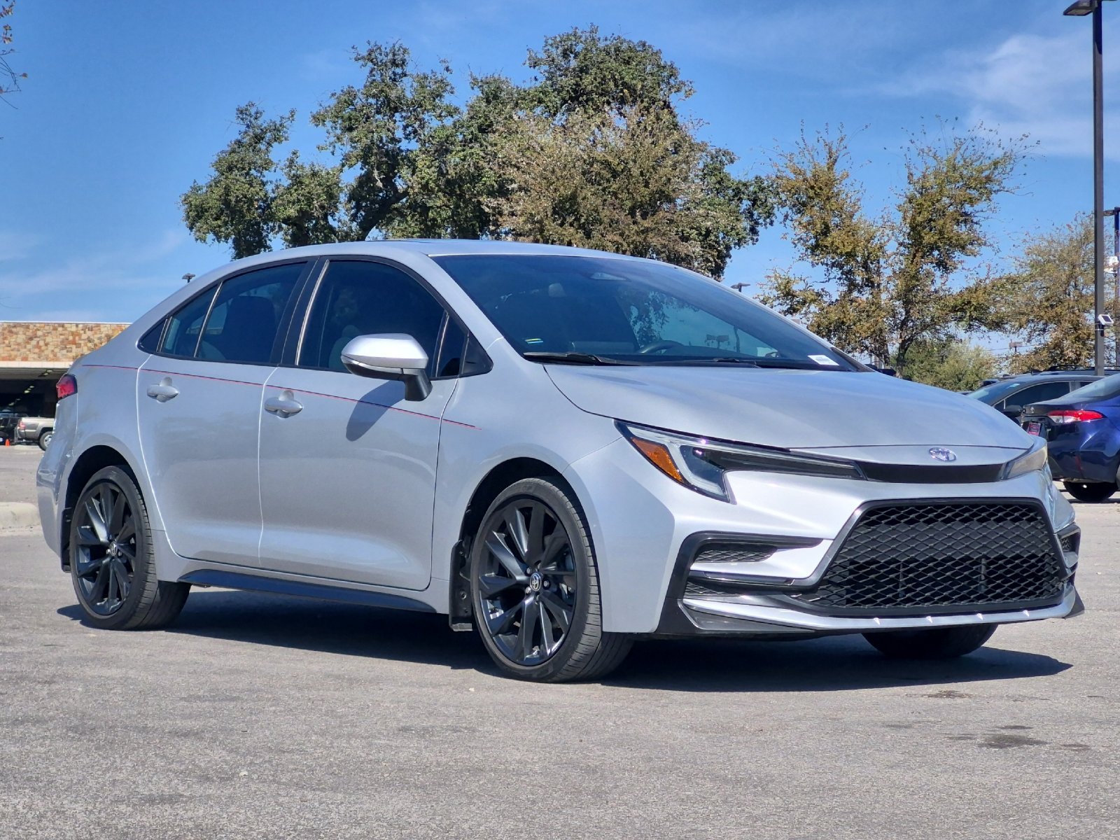 Used 2024 Toyota Corolla SE w/ SE Premium Package FWD image 7
