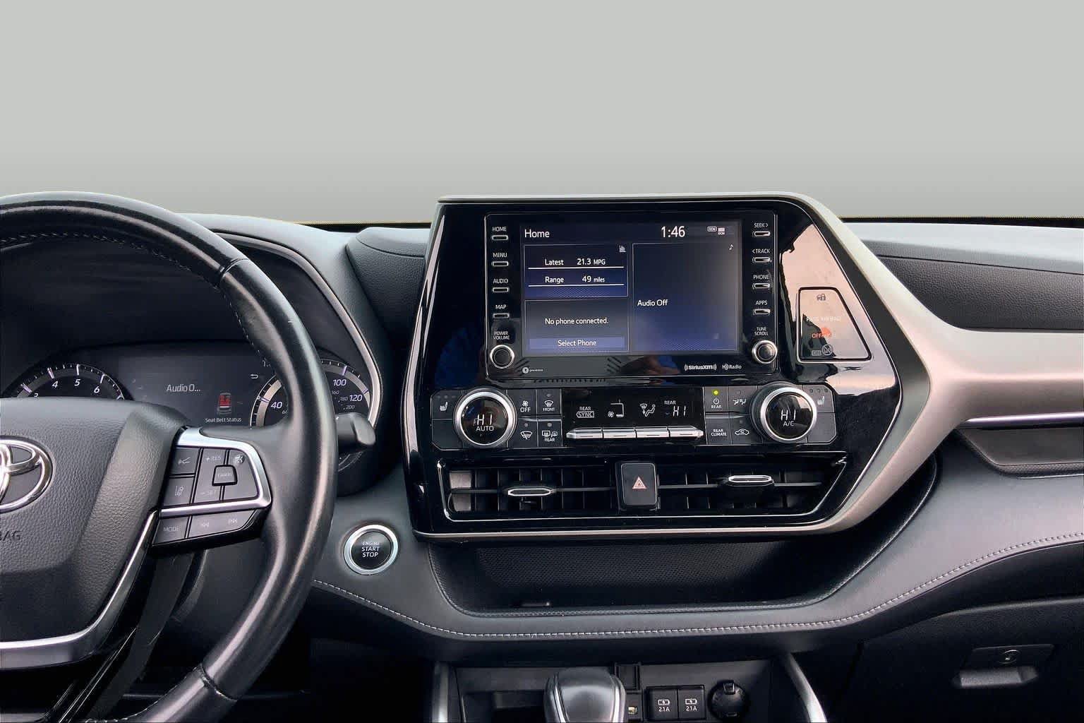 Used 2020 Toyota Highlander XLE AWD/4WD image 7