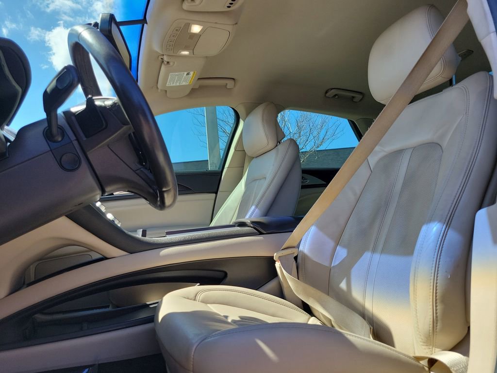 Used 2017 Lincoln MKZ Reserve image 18