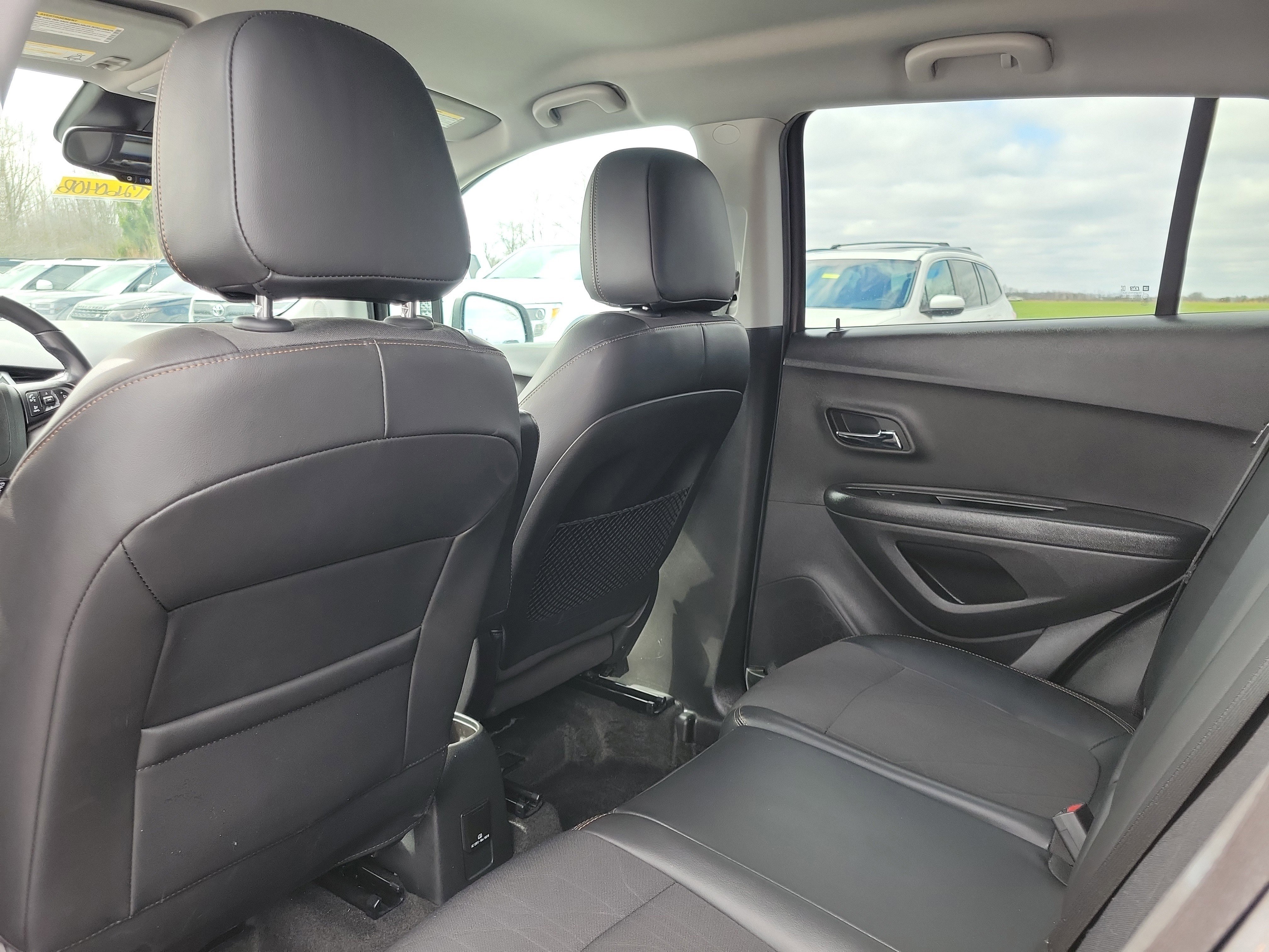 Used 2019 Chevrolet Trax LT w/ LT Convenience Package image 14