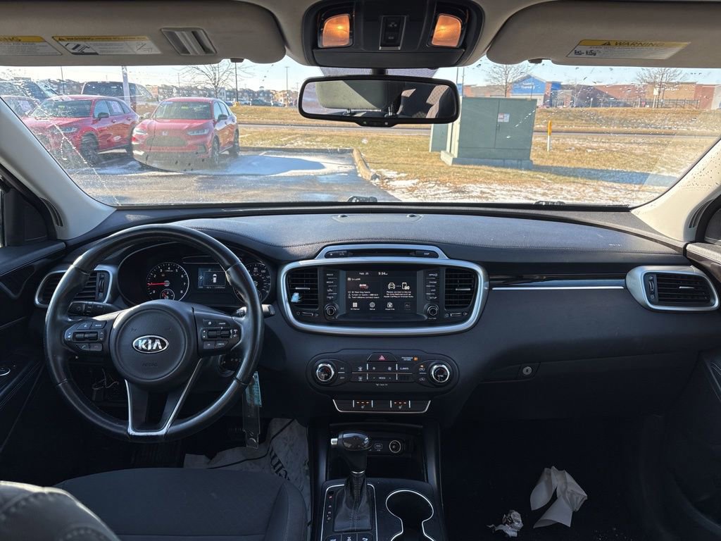 Used 2017 Kia Sorento LX w/ LX Convenience Package image 19