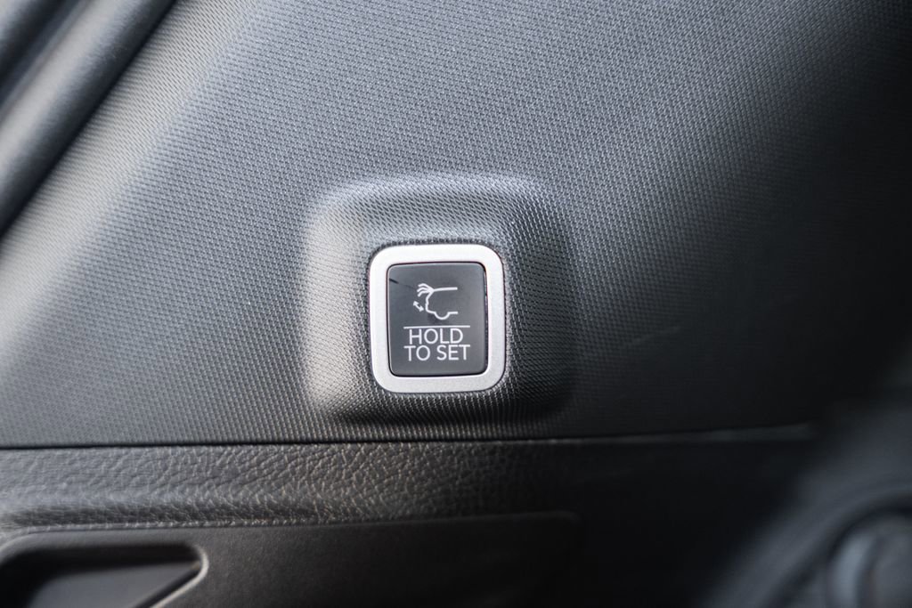 New 2025 Jeep Grand Cherokee Overland w/ Adv Protech Group III image 10