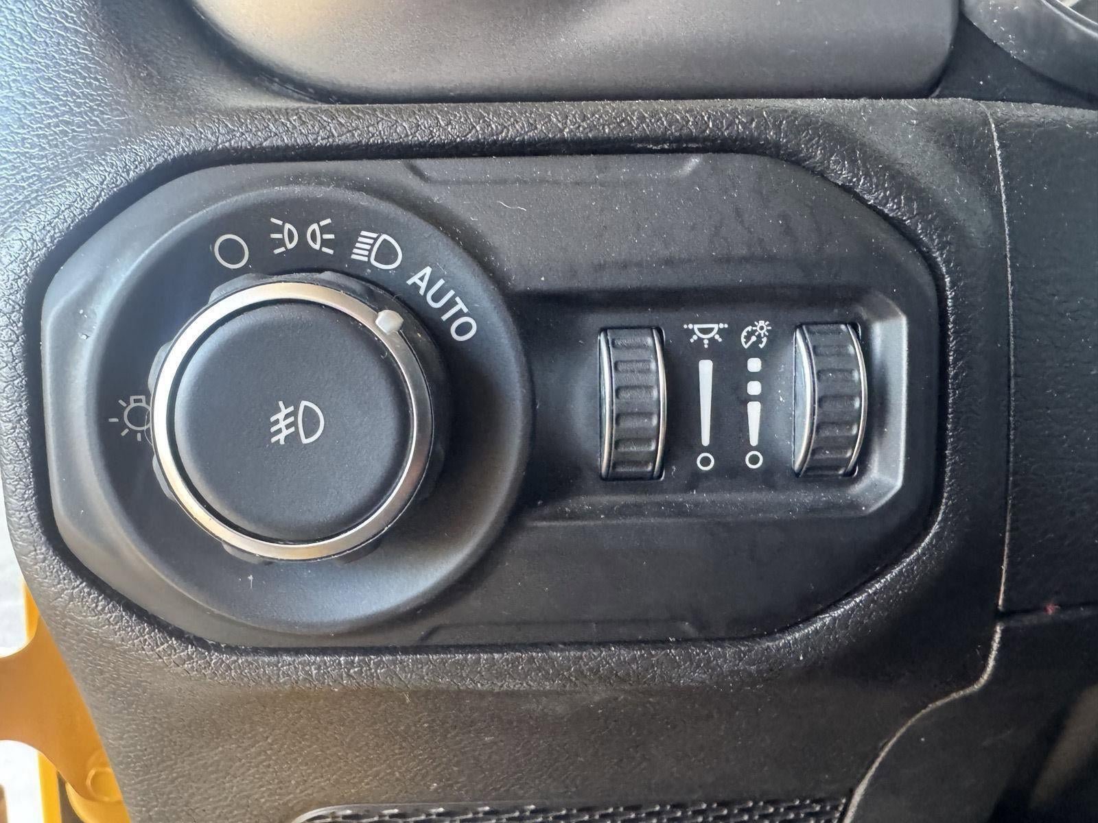 Used 2020 Jeep Wrangler Unlimited Sport S AWD/4WD image 15
