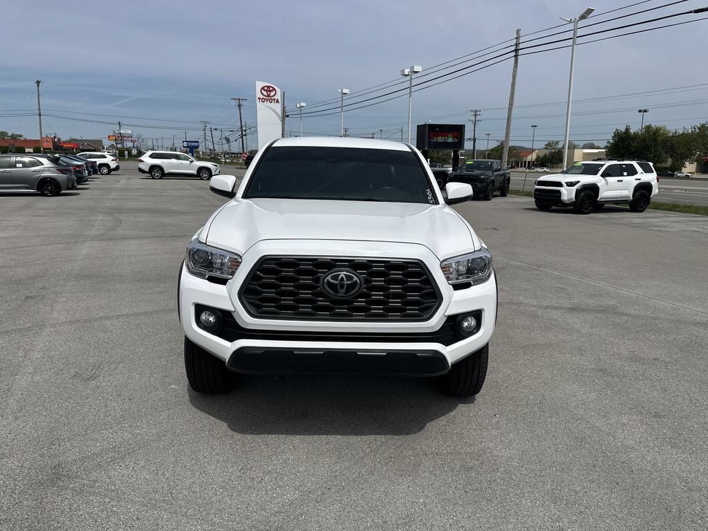 Used 2022 Toyota Tacoma TRD Off-Road AWD/4WD image 2