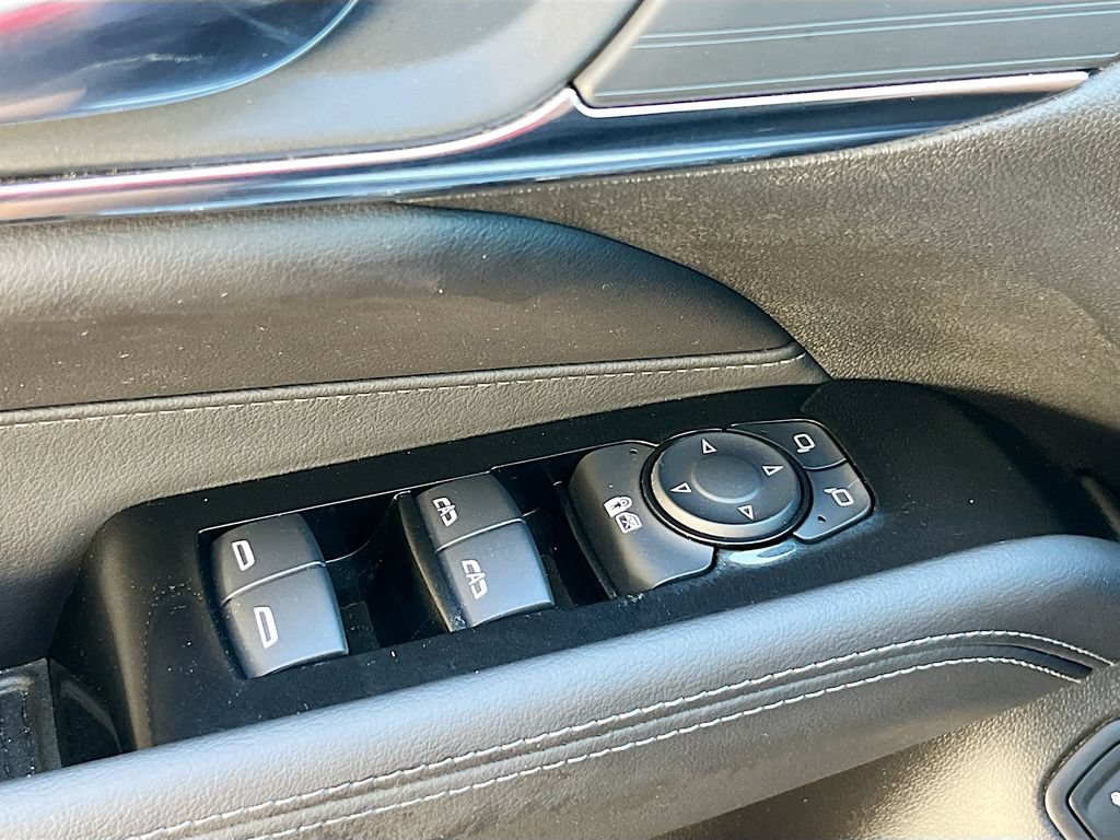 Used 2025 Cadillac CT4 Luxury w/ Cold Weather Package RWD image 18