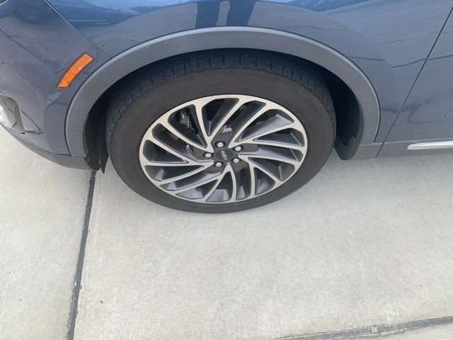 Used 2019 Lincoln Nautilus Reserve FWD image 9