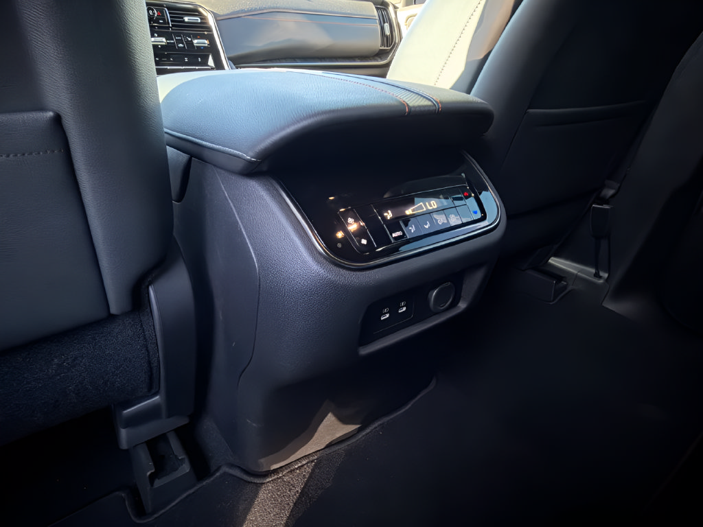 Certified 2026 Nissan Armada PRO-4X w/ Captain's Chari Seat Package AWD/4WD image 23