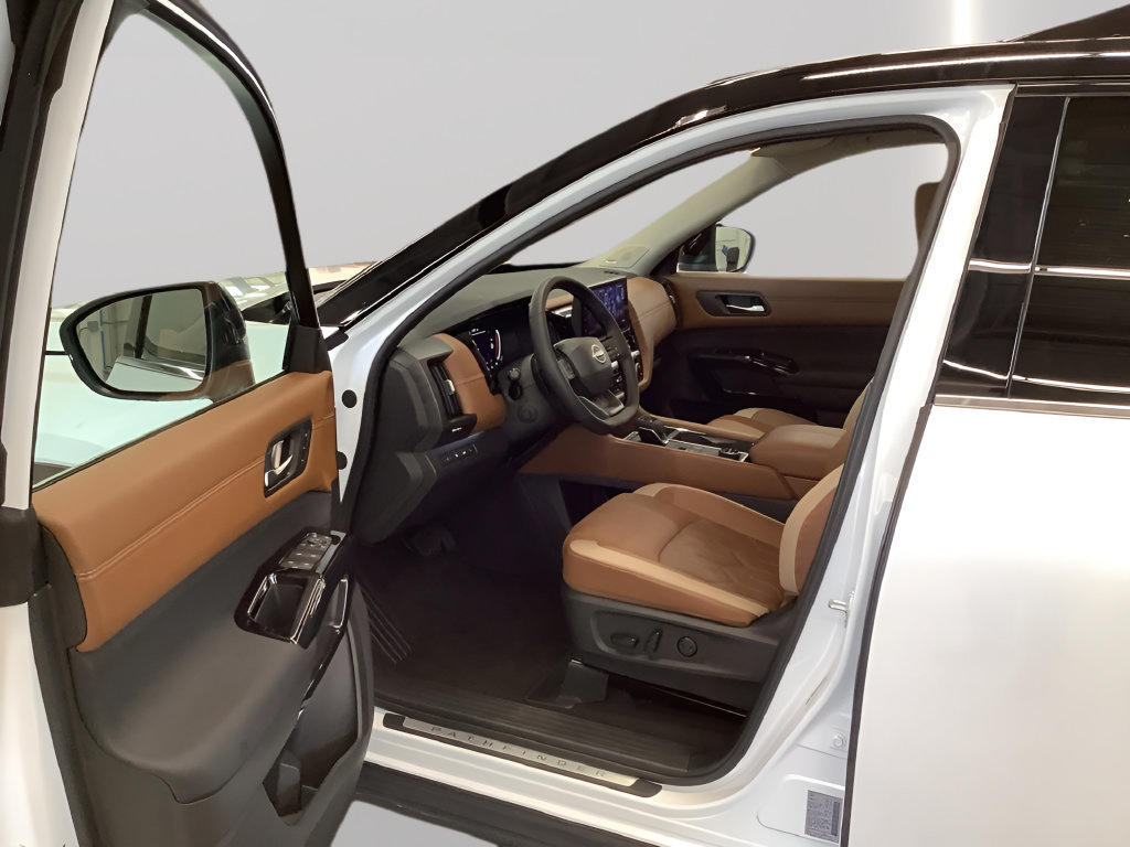 Used 2026 Nissan Pathfinder Platinum AWD/4WD image 13