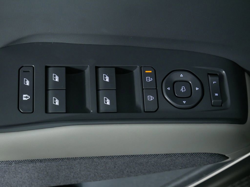 Certified 2024 Kia EV9 Land image 19