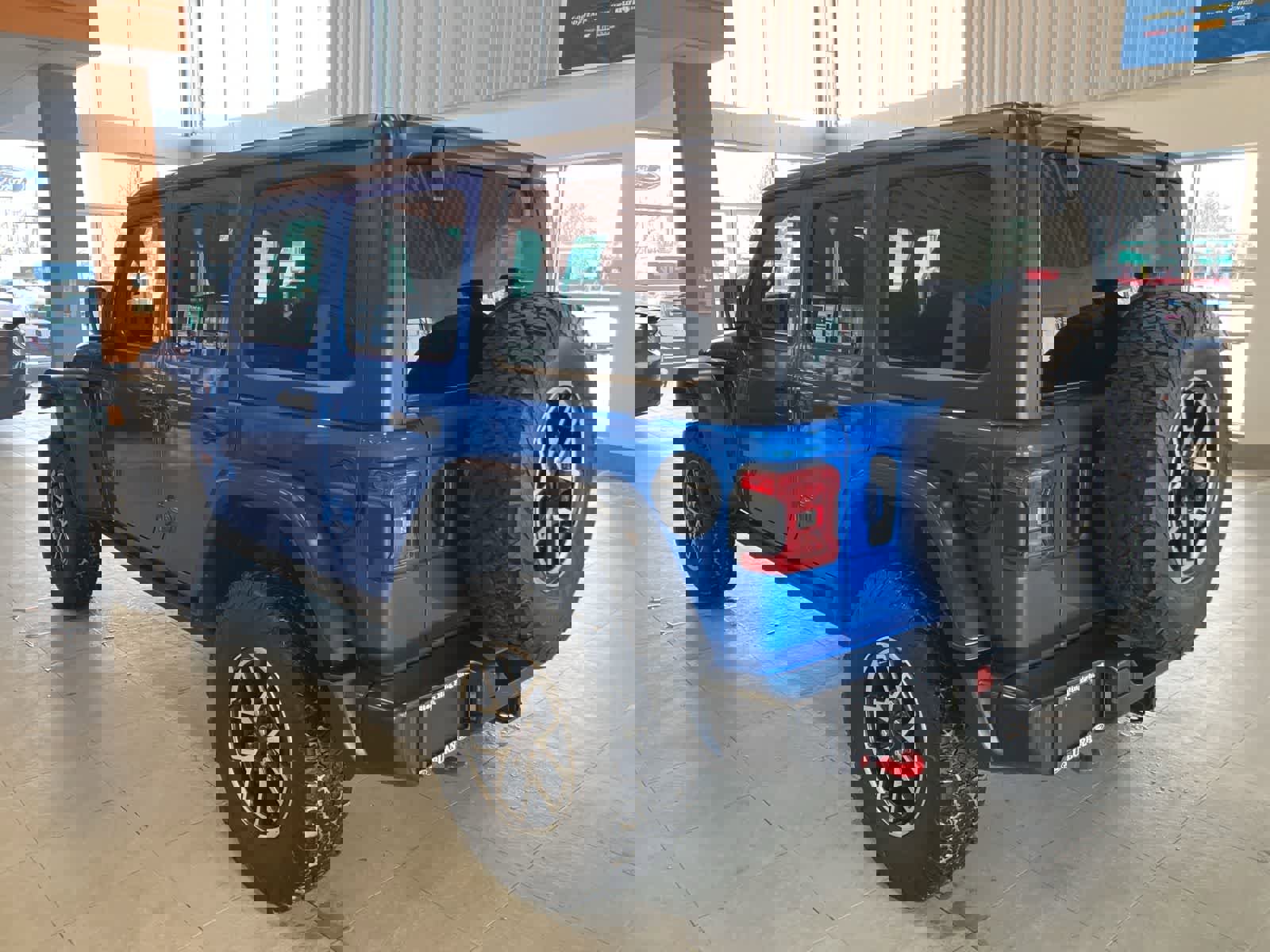 Used 2024 Jeep Wrangler Unlimited Rubicon image 7