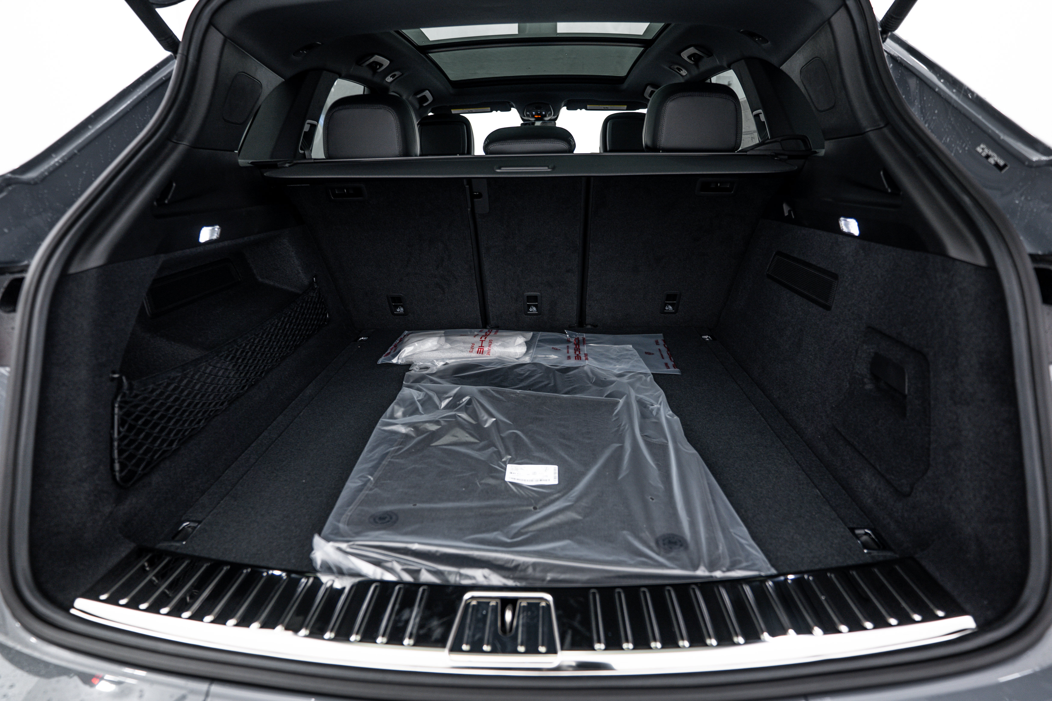 Certified 2026 Porsche Cayenne AWD/4WD image 24